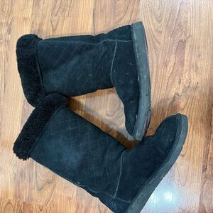 UGG Black Winter Boots with Fur Trim